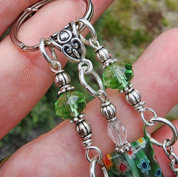 Green Crystal Beaded Tree of Life Bag Clip Purse Leaf Keychain Daisy Pursecharm - Picture 12 of 16